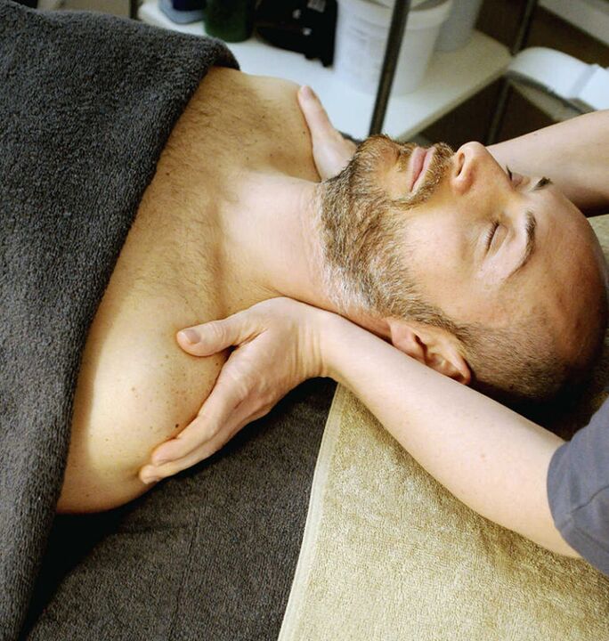 Neck massage is an effective method of treating cervical osteochondrosis